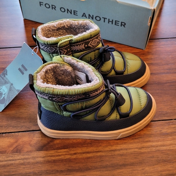 Toms Toddler Alpine Boots - Picture 3 of 6